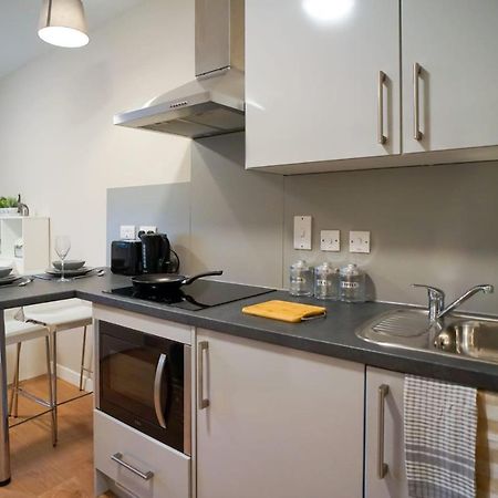 1 Bedroom Apartments, Studios And Ensuite Bedrooms With Shared Kitchen At Centro House In Stirling Exterior photo