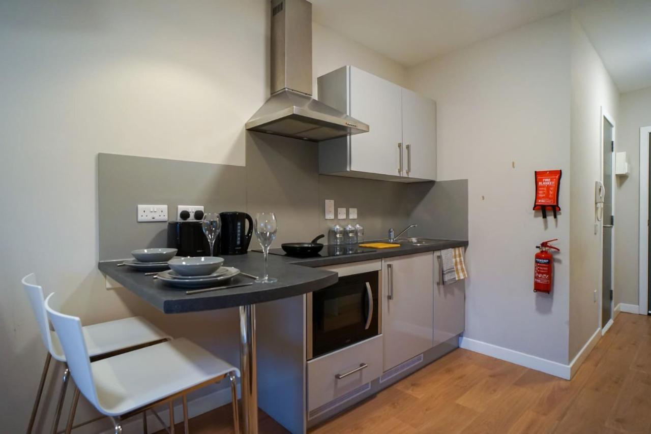 1 Bedroom Apartments, Studios And Ensuite Bedrooms With Shared Kitchen At Centro House In Stirling Exterior photo