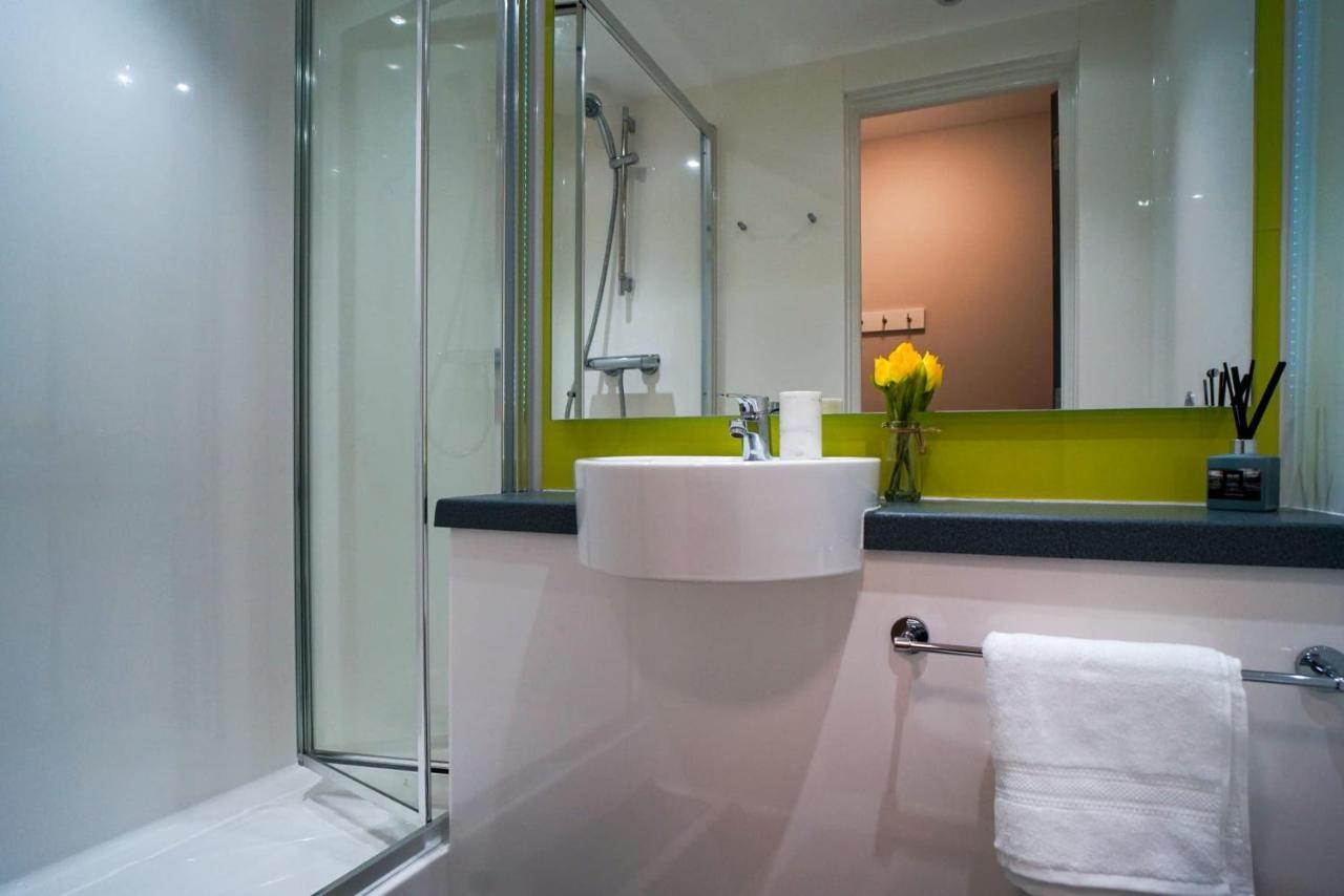 1 Bedroom Apartments, Studios And Ensuite Bedrooms With Shared Kitchen At Centro House In Stirling Exterior photo